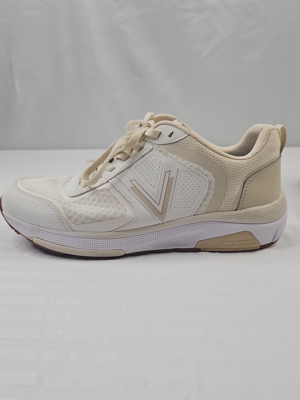 Vionic Walk Strider Women's Beige and White Walking Sneaker Size 9.5 Wide